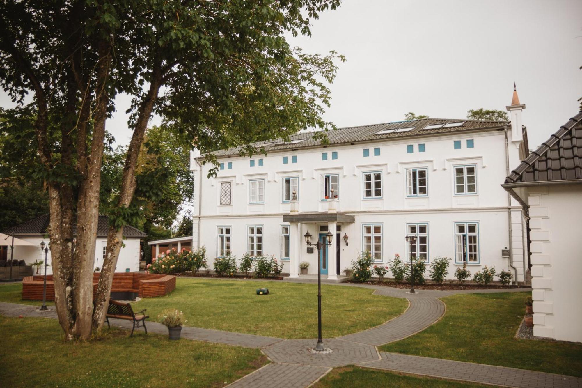 Herrenhaus-Henriettenhof Grömitz Buitenkant foto